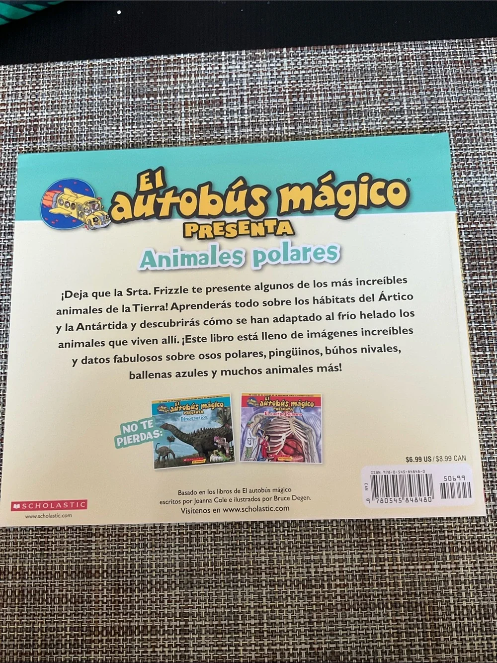 Scholastic El autobús mágico - 2 children’s books, Spanish.